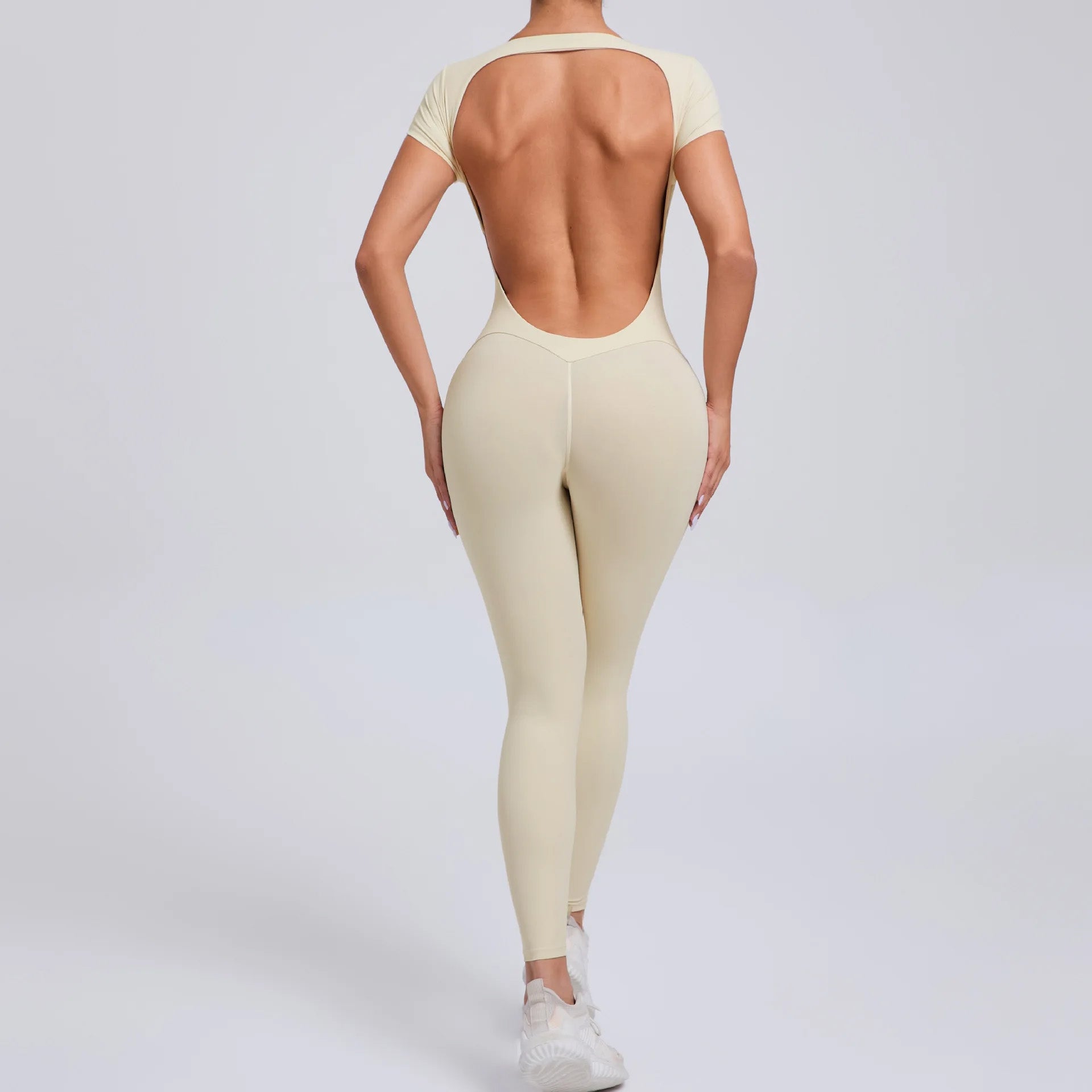 Open-Back Sports Bodysuit for Comfort & Freedom of Movement - NEOFORMA APPAREL
