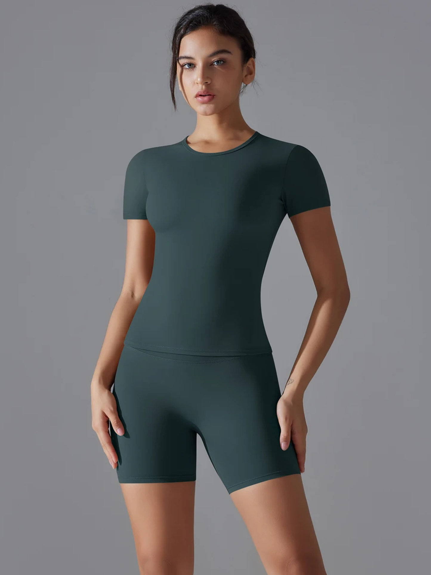 Essential Seamless Fit Set | Short-Sleeve Top + High-Waist Short