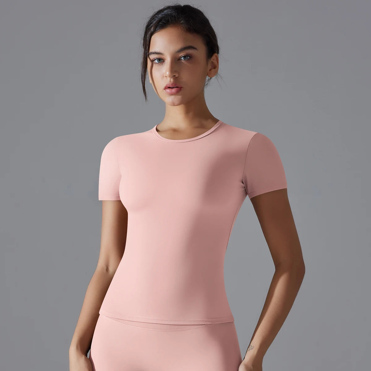 Seamless Stretch-Fit Short Sleeve T-Shirt - NEOFORMA APPAREL