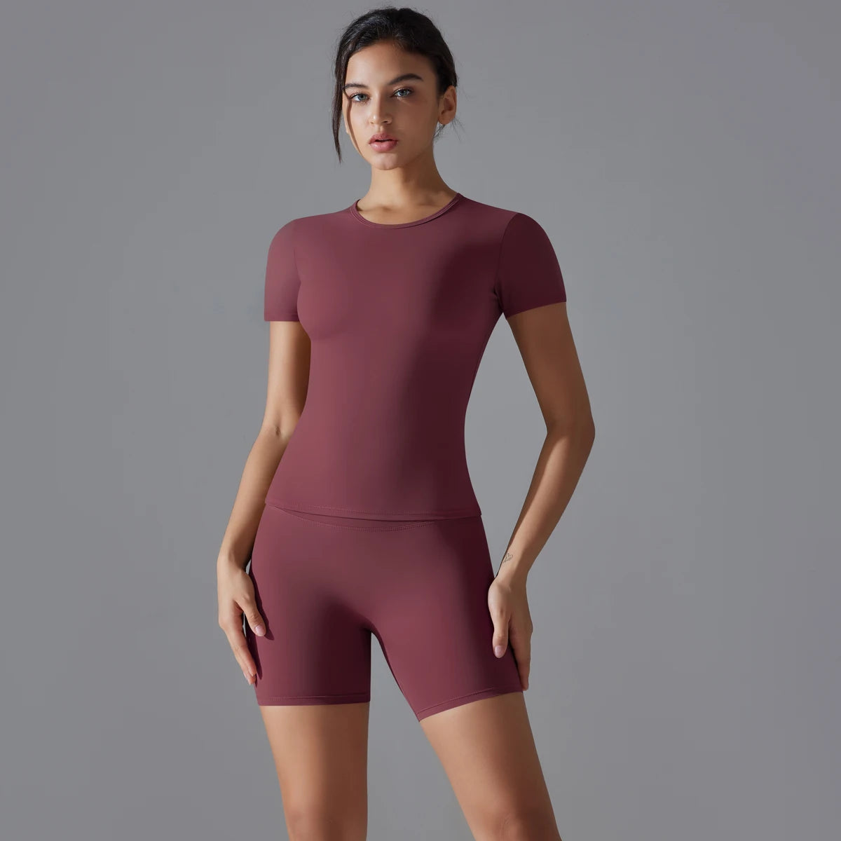 Essential Seamless Fit Set | Short-Sleeve Top + High-Waist Short