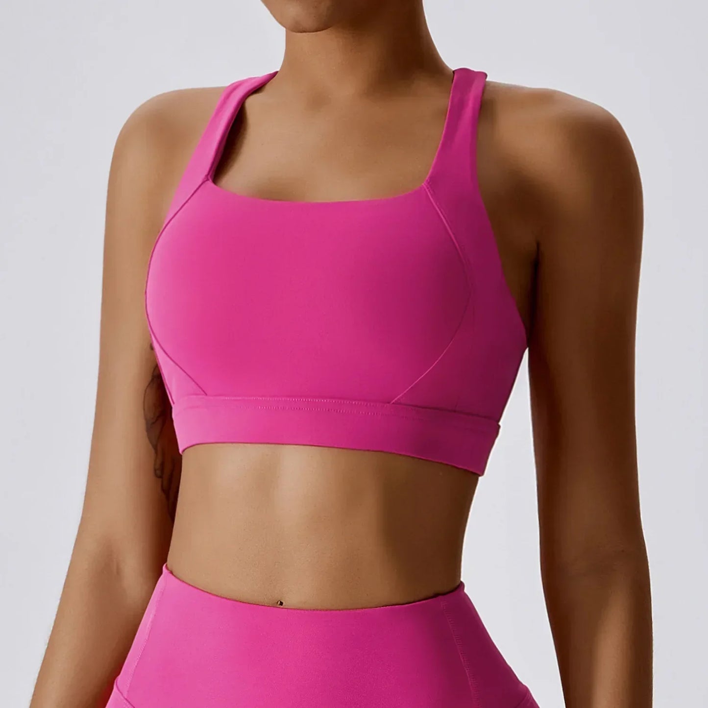 High-Support Cross-Back Sports Bra - NEOFORMA APPAREL